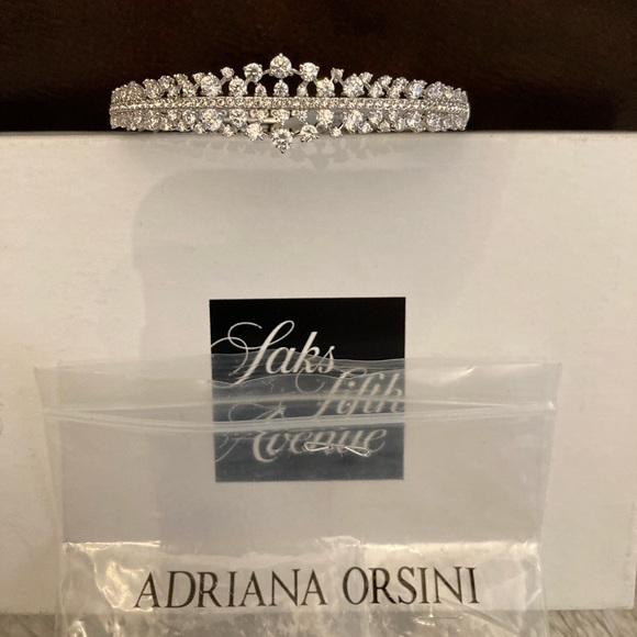 BNWT ADRIANA ORSINI Cubic Zirconia Rhodium Plated Hinge-Closure Bangle - Picture 4 of 9